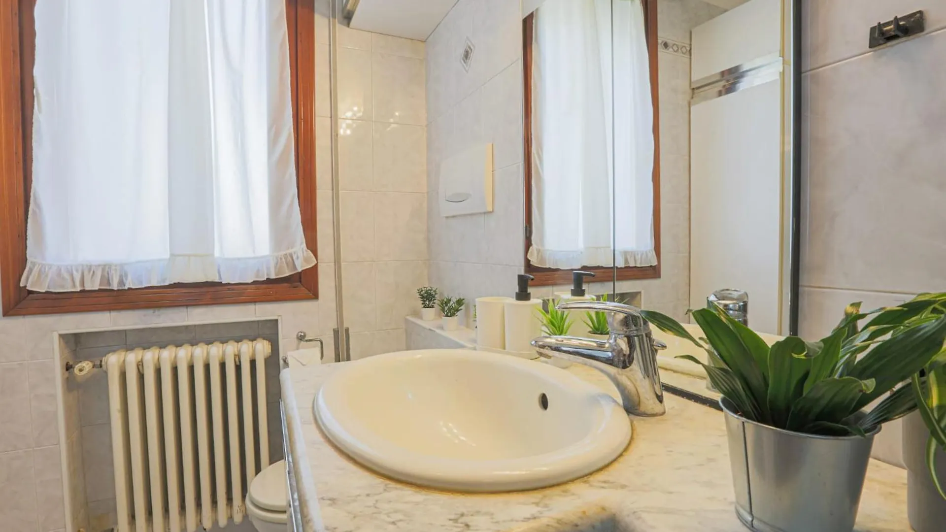 Suite Le Barche Местре 0*,